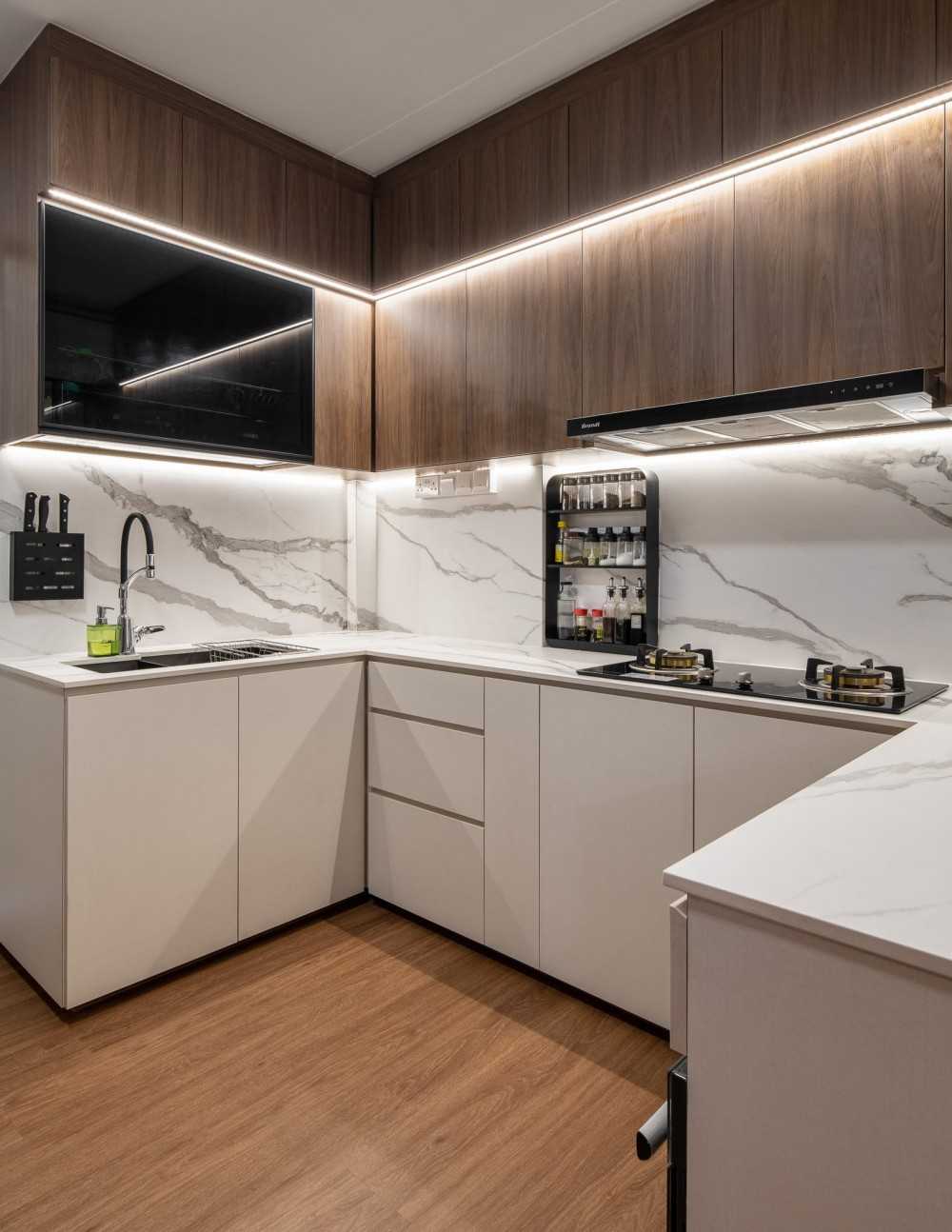 Contemporary Kitchen with Countertop and Vinyl Flooring