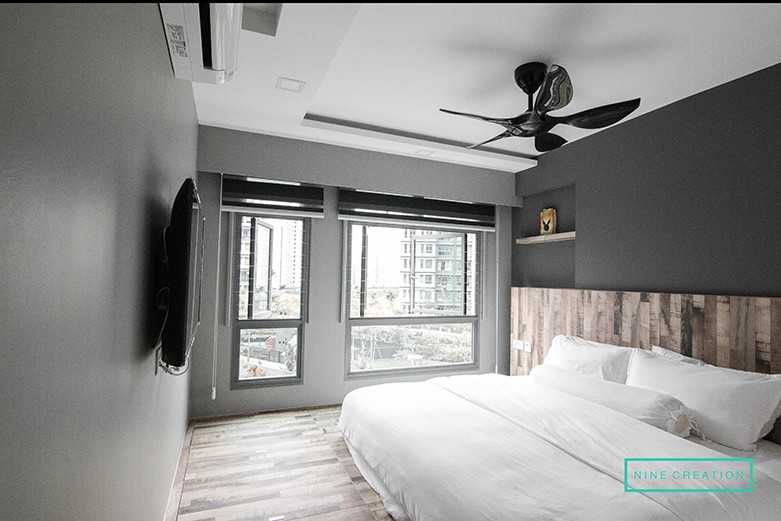 Modern Bedroom with Platform Bed and Vinyl Flooring