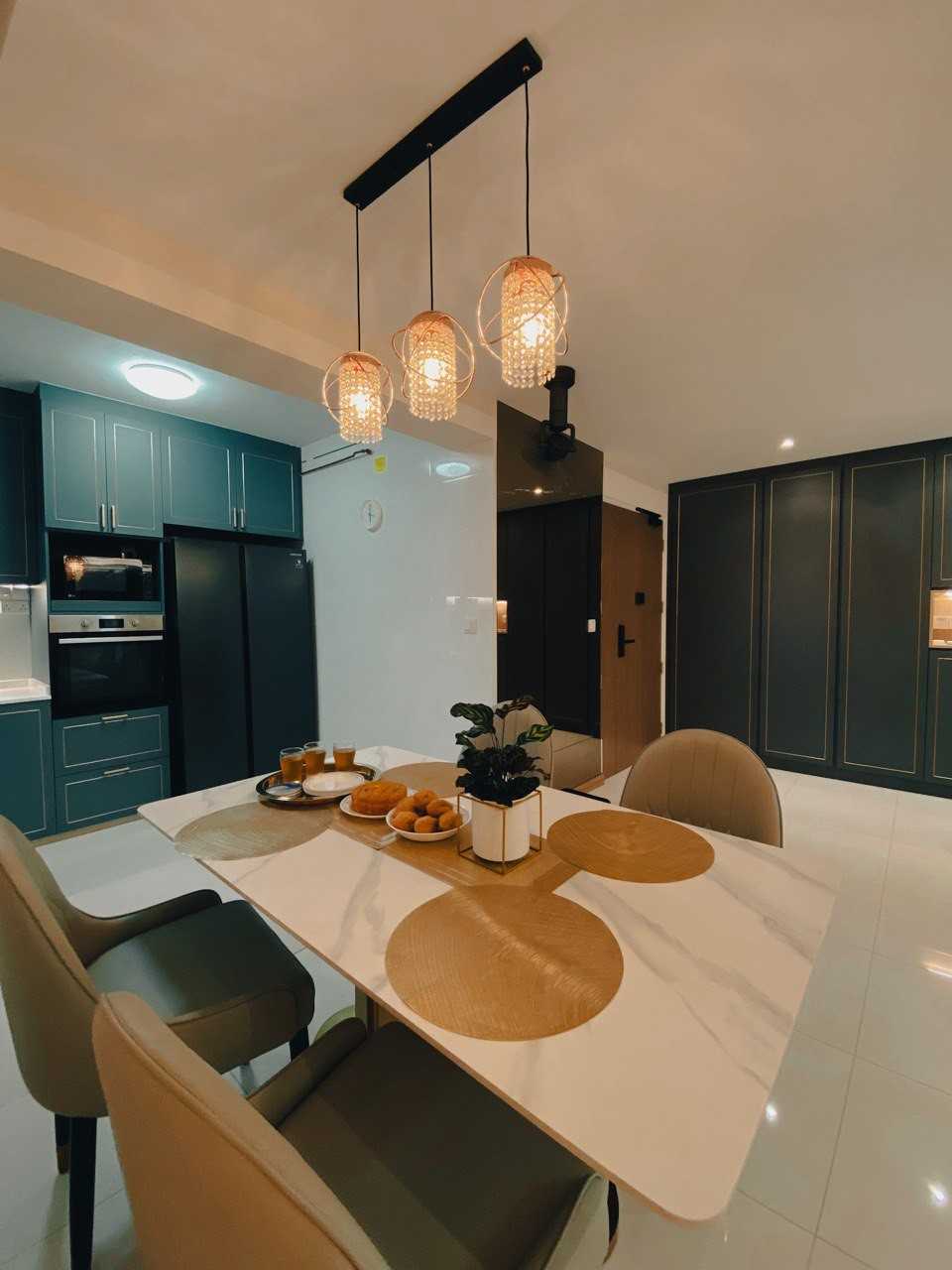 Modern Dining Room with Drop Light and Dining Table