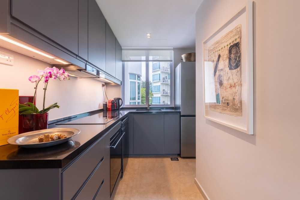 Contemporary Kitchen with Countertop and Homogeneous Tiles