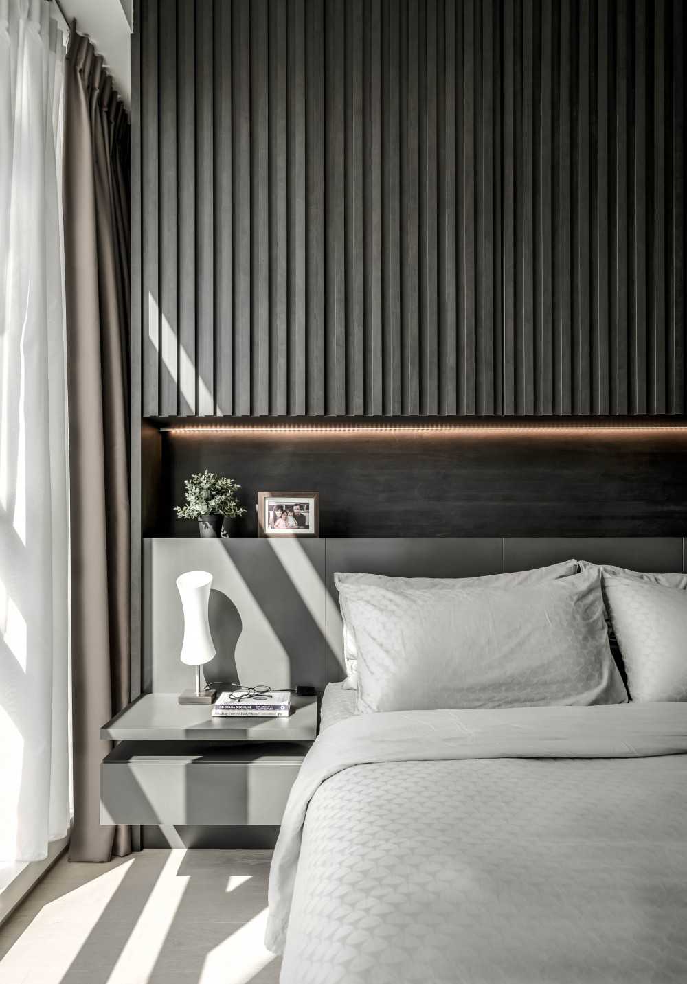 Minimalist Bedroom with Bedside Table and Queen Bed