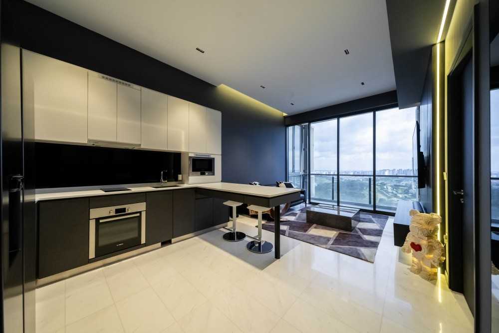 Contemporary Kitchen with Homogeneous Tiles and Wood Flooring