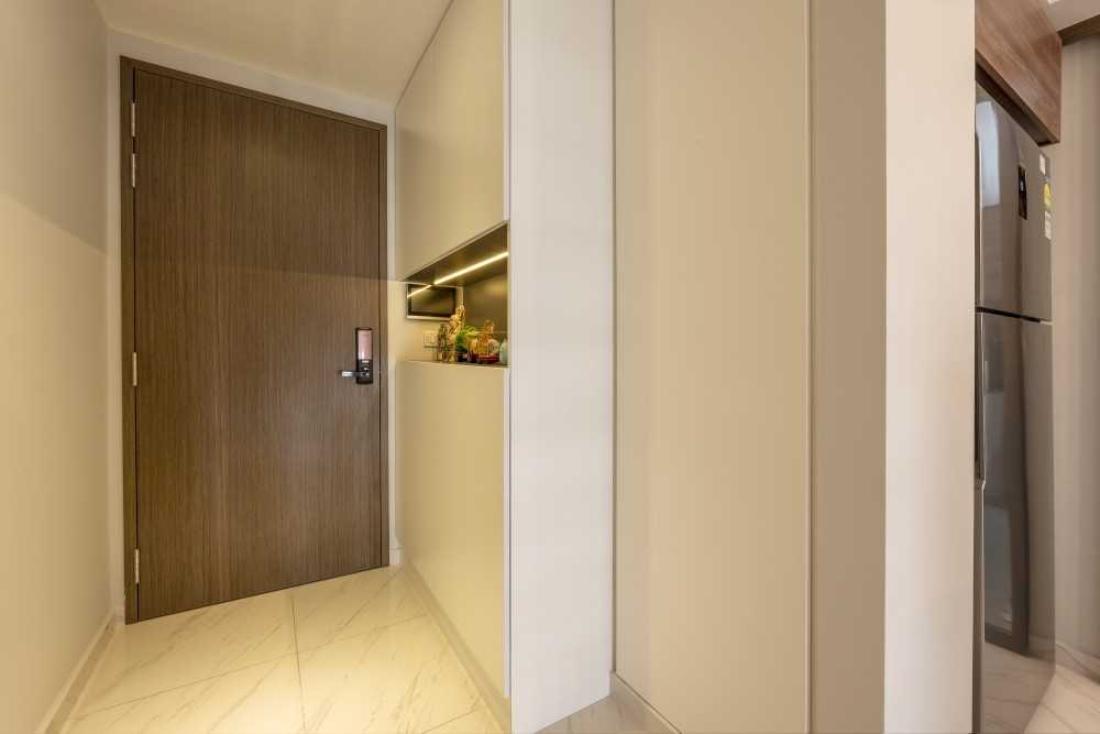 Modern Entryway with Shoe Rack and Small Storage