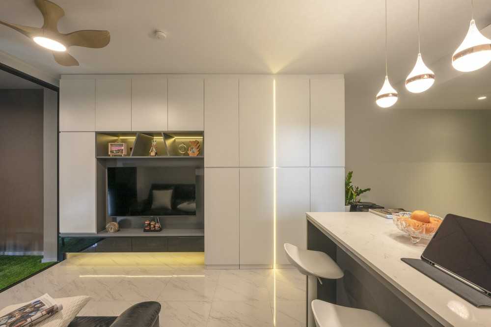 Modern Living Room with Countertop and Homogeneous Tiles