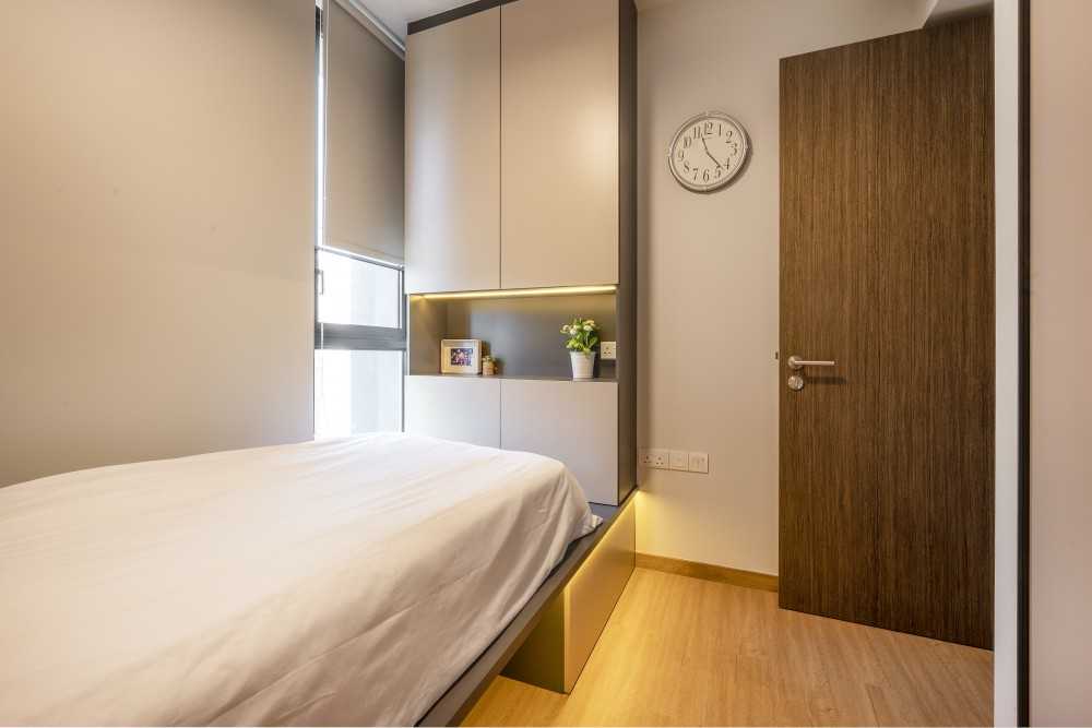 Modern Bedroom with Platform Bed and Wood Flooring