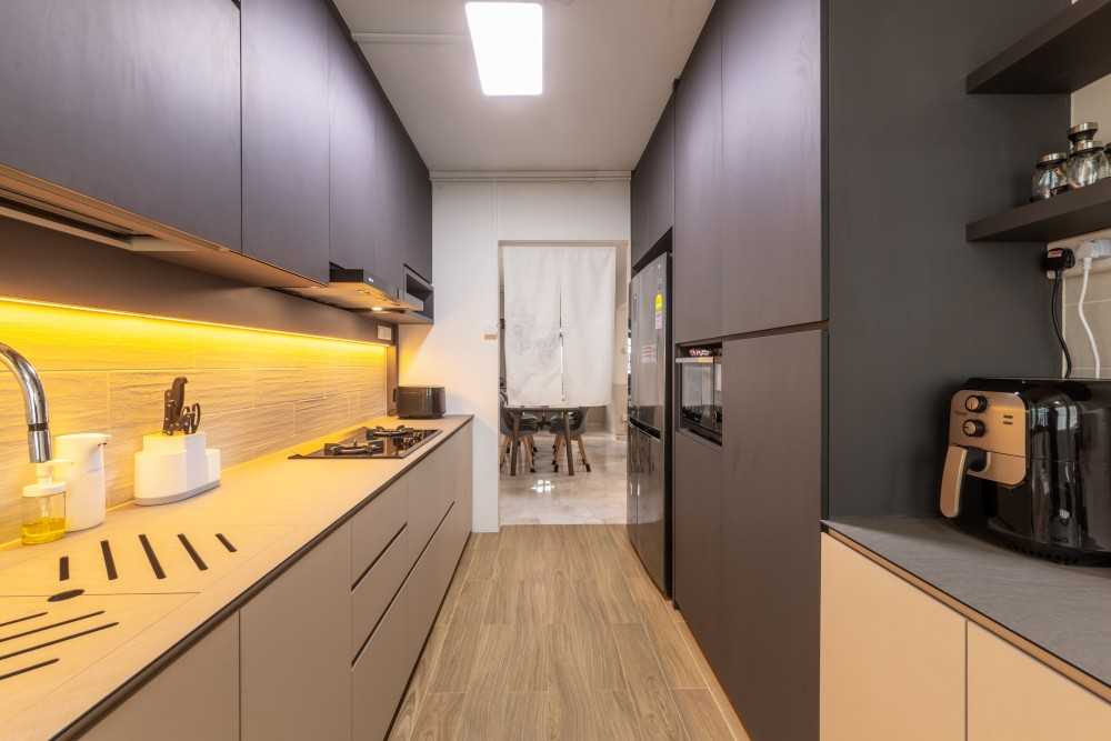 Modern Kitchen with Countertop and Vinyl Flooring