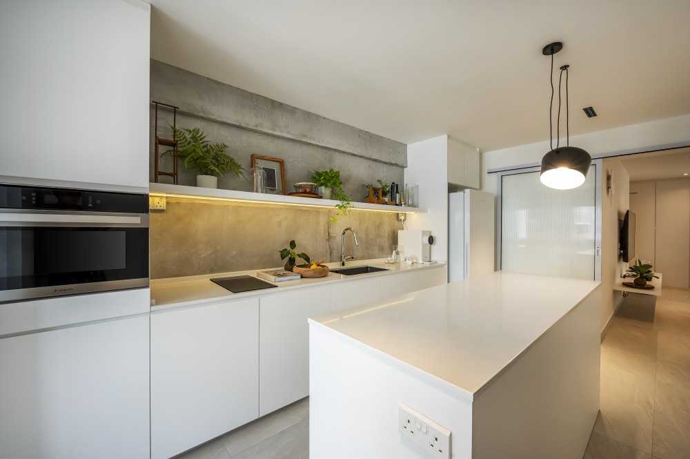Eclectic Kitchen with Countertop and Homogeneous Tiles