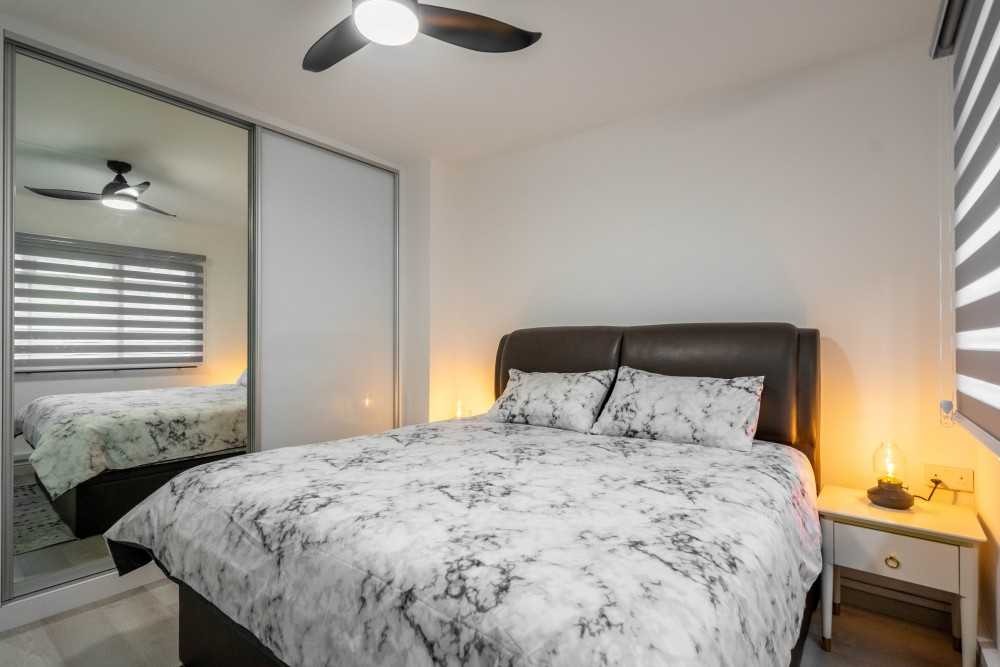 Minimalist Bedroom with Vinyl Flooring and Wardrobe