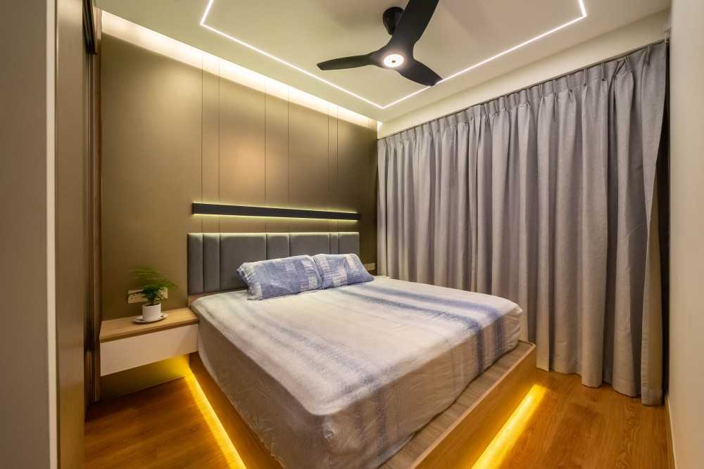 Scandinavian Bedroom with Vinyl Flooring and Bedroom Dresser