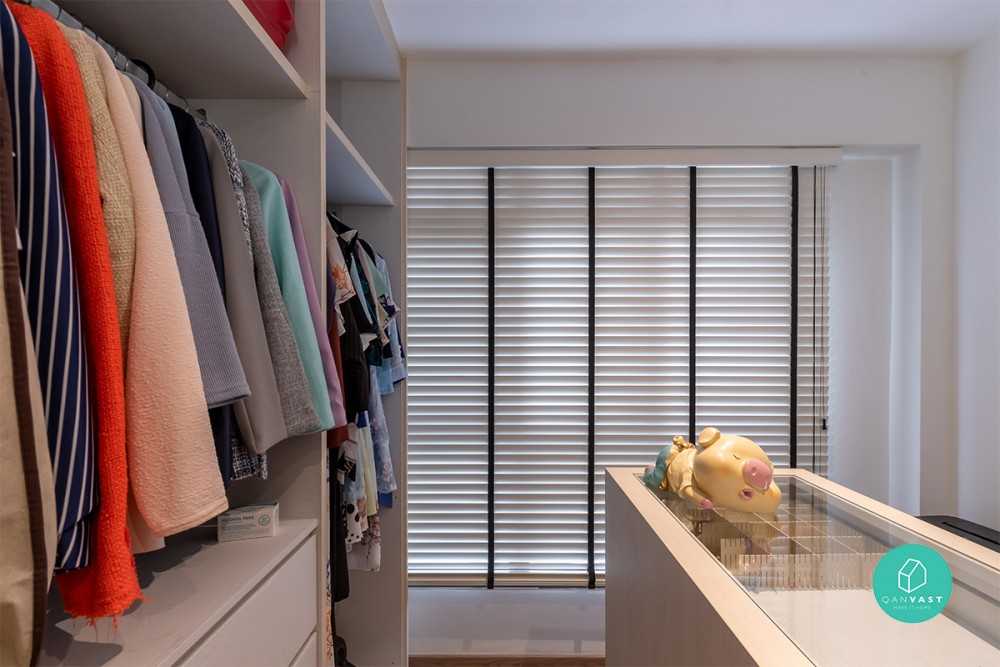 Contemporary Walk-in Wardrobe with Wardrobe and Vanity Counter