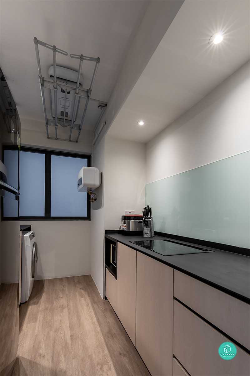 Contemporary Kitchen with Countertop and Kitchen Window