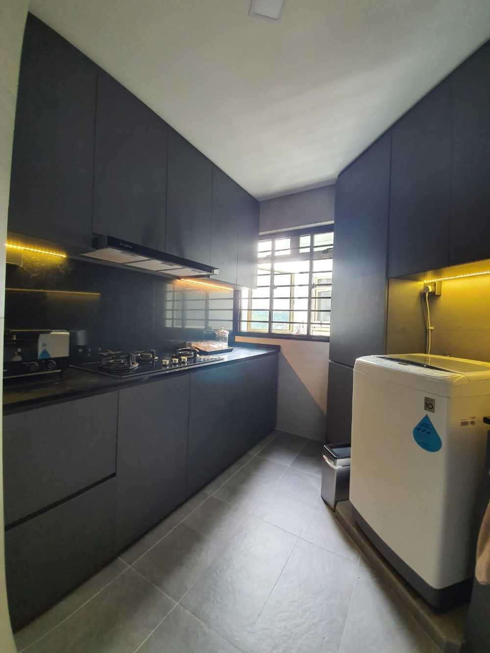 Modern Kitchen with Homogeneous Tiles and Breakfast Counter