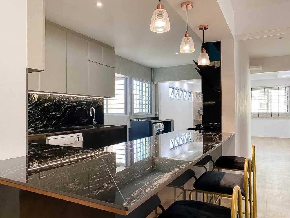Modern Kitchen with Countertop and Open Kitchen