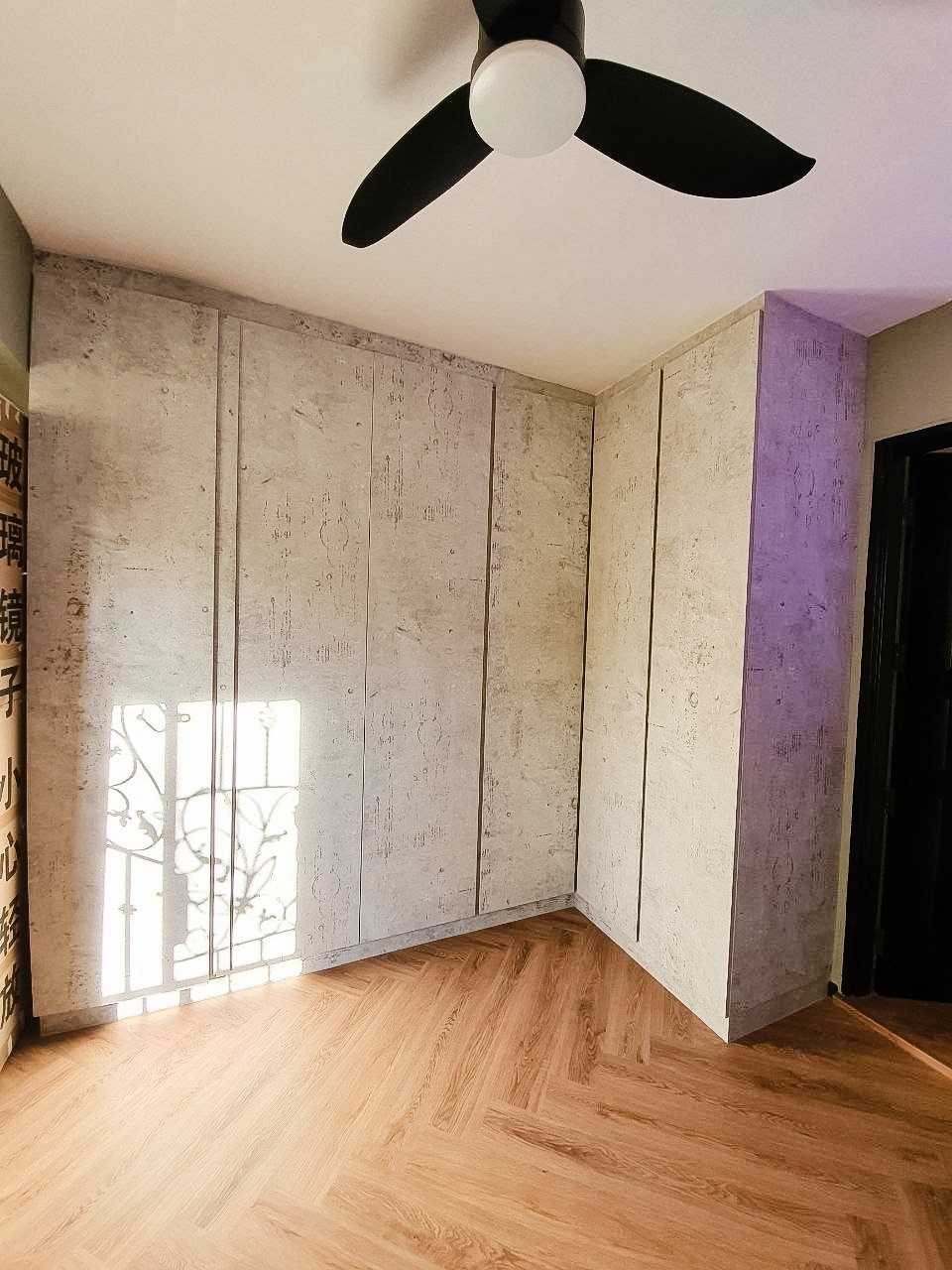 Modern Entryway with Shoe Rack and Small Storage