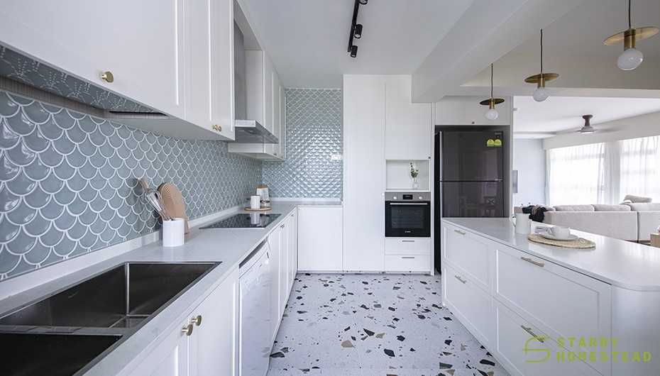 Scandinavian Kitchen with Open Kitchen and Kitchen Backsplash