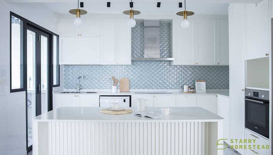 Scandinavian Kitchen with Kitchen Island and Open Kitchen
