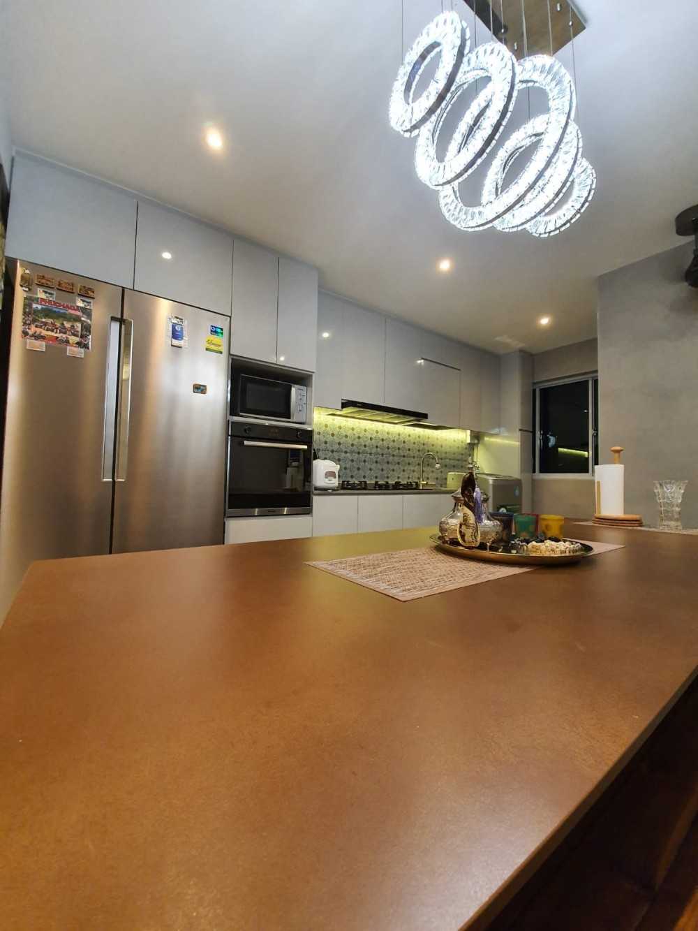 Vintage Kitchen with Countertop and Kitchen Island