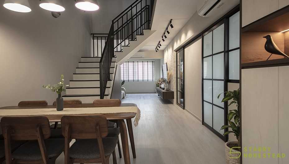 Country Dining Room with Dining Table and Lighting