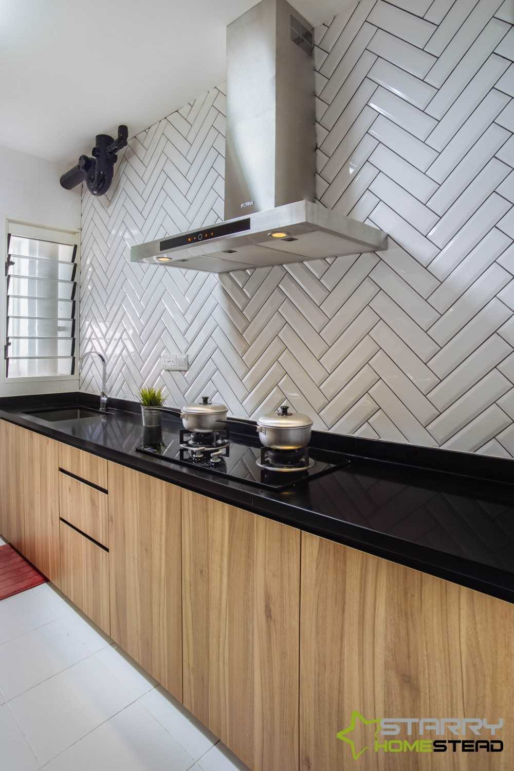 Industrial Kitchen with Kitchen Backsplash and Kitchen Cabinets
