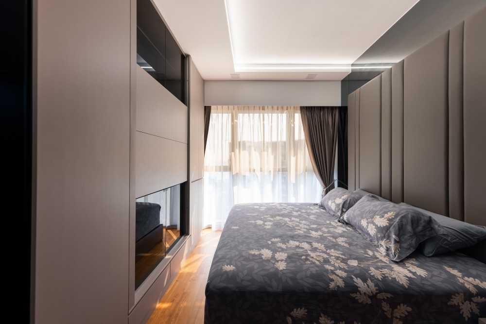 Contemporary Bedroom with Vinyl Flooring and Cove Lighting