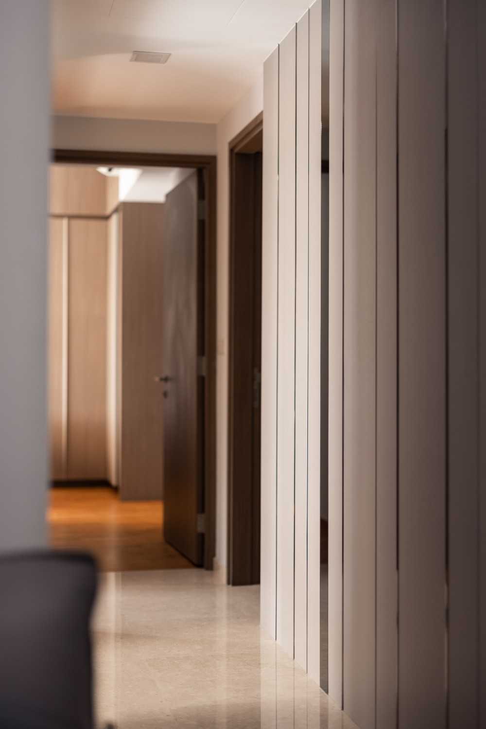 Contemporary Foyer with Vinyl Flooring and Marble Floor