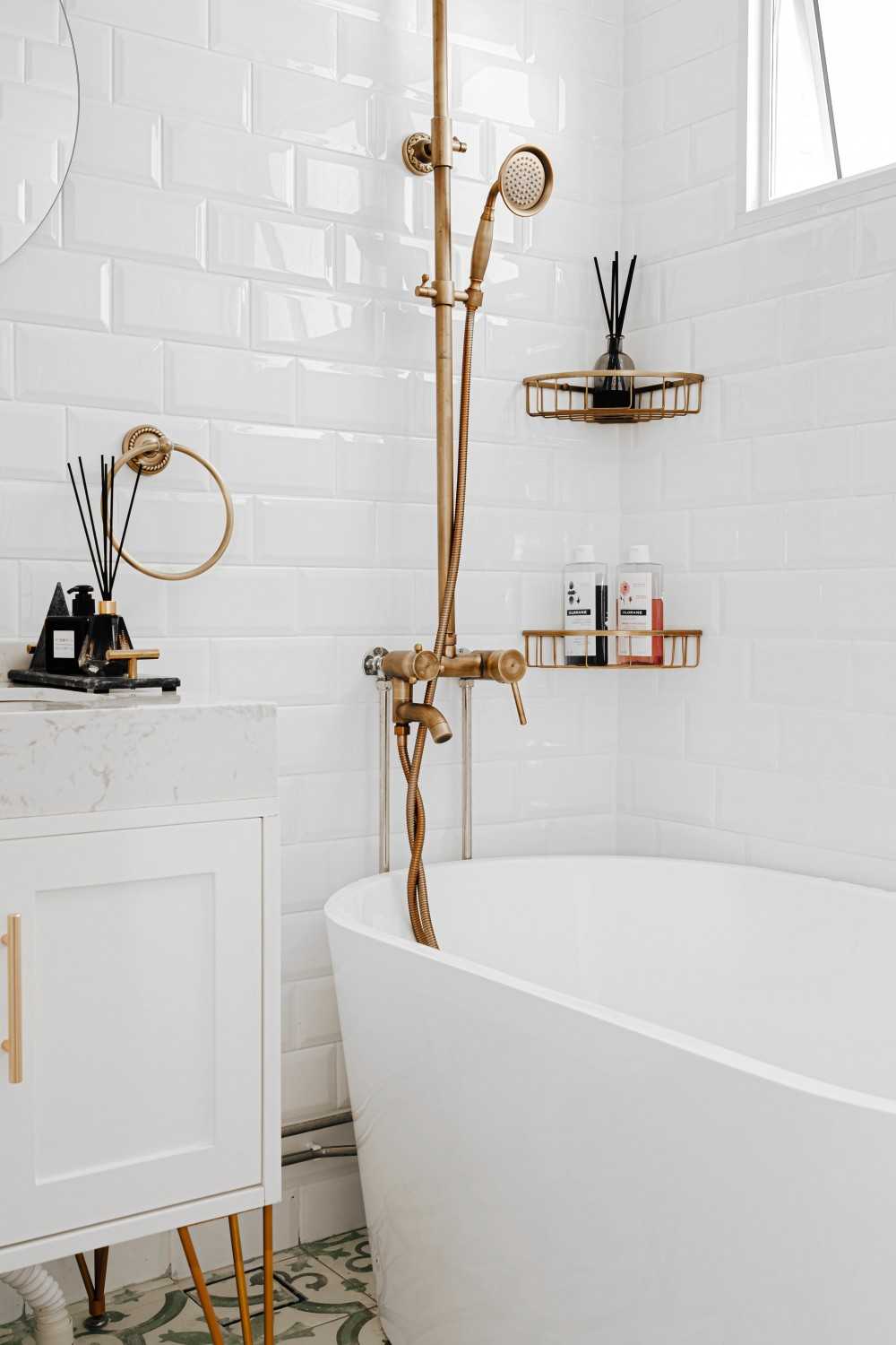 Scandinavian Bathroom with Mirror and Bathtub