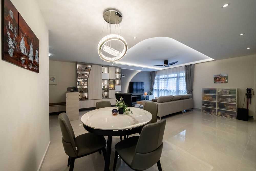 Contemporary Dining Room with Dining Table and Seating Bench