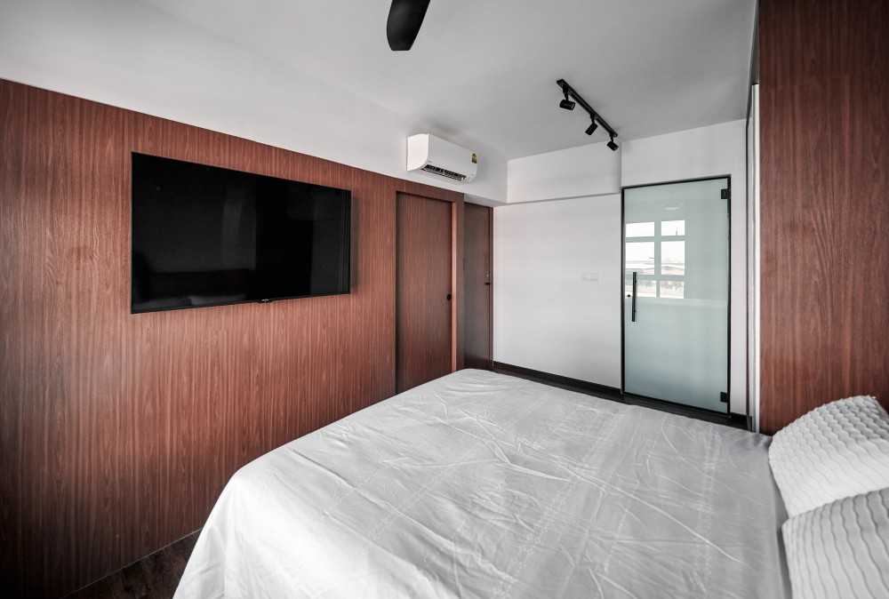 Contemporary Bedroom with Wardrobe and Closet