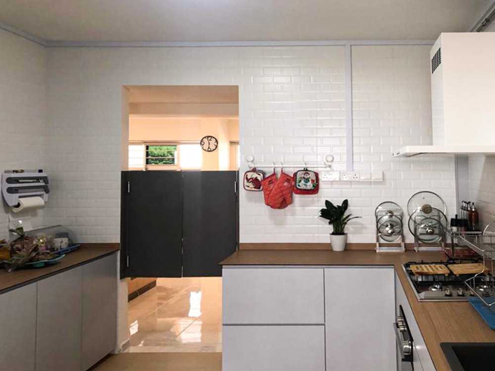 Modern Kitchen with Feature Wall and Kitchen Accessories