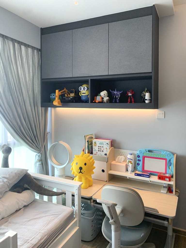 Modern Bedroom with Wardrobe and Desk