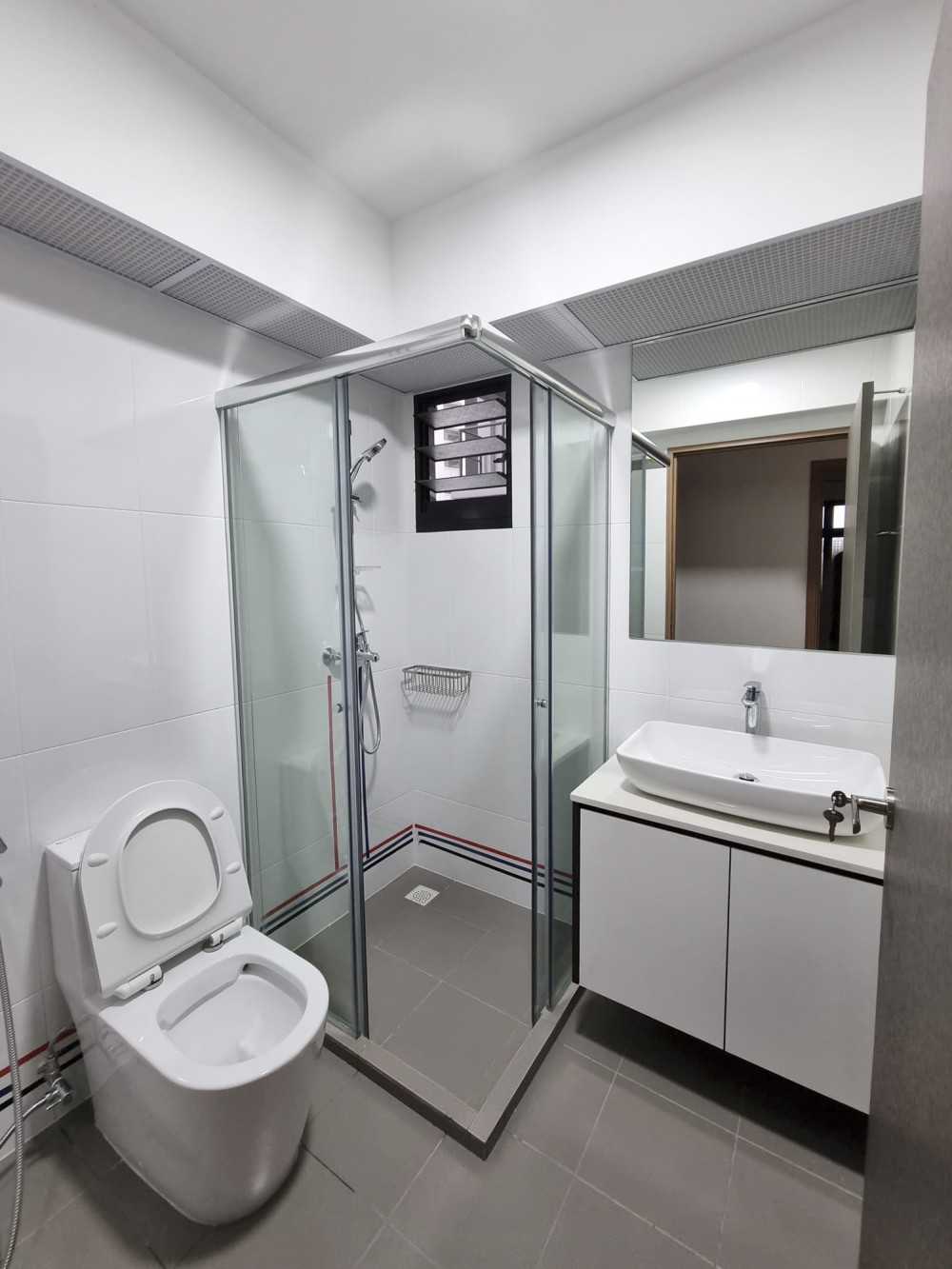 Scandinavian Bathroom with Mirror and Bathroom Storage