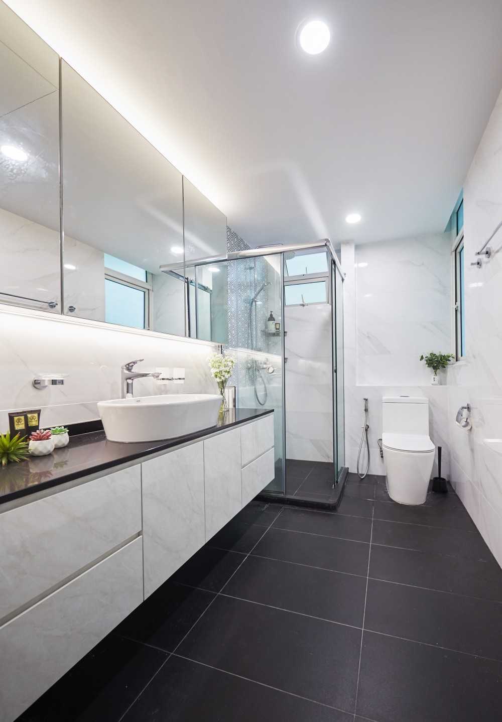 Scandinavian Bathroom with Mirror and Bathroom Storage