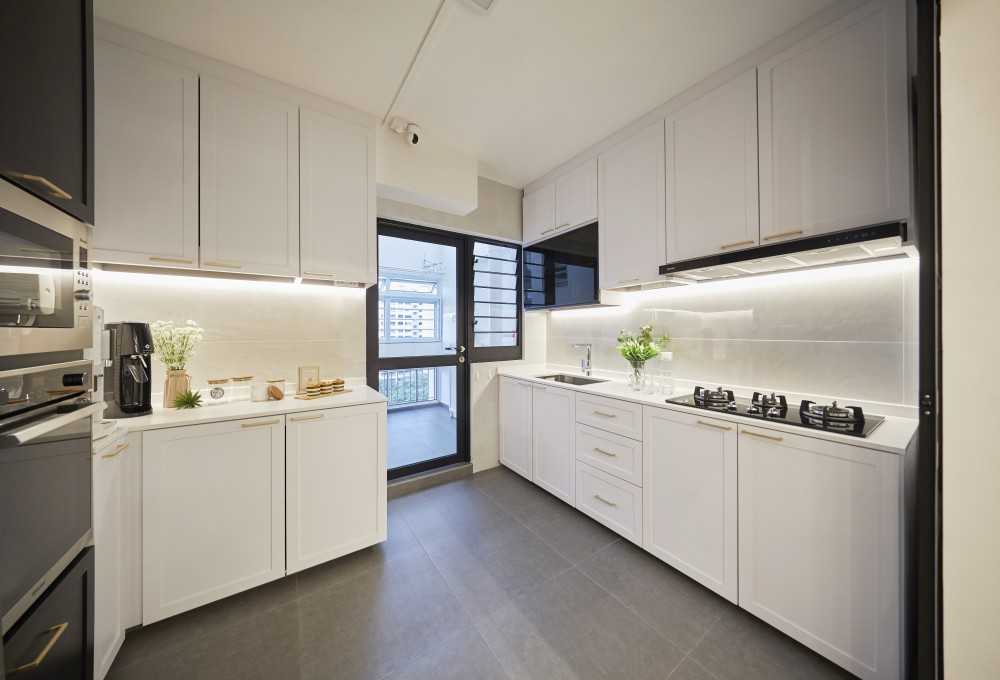 Modern Kitchen with Kitchen Window and Kitchen Accessories