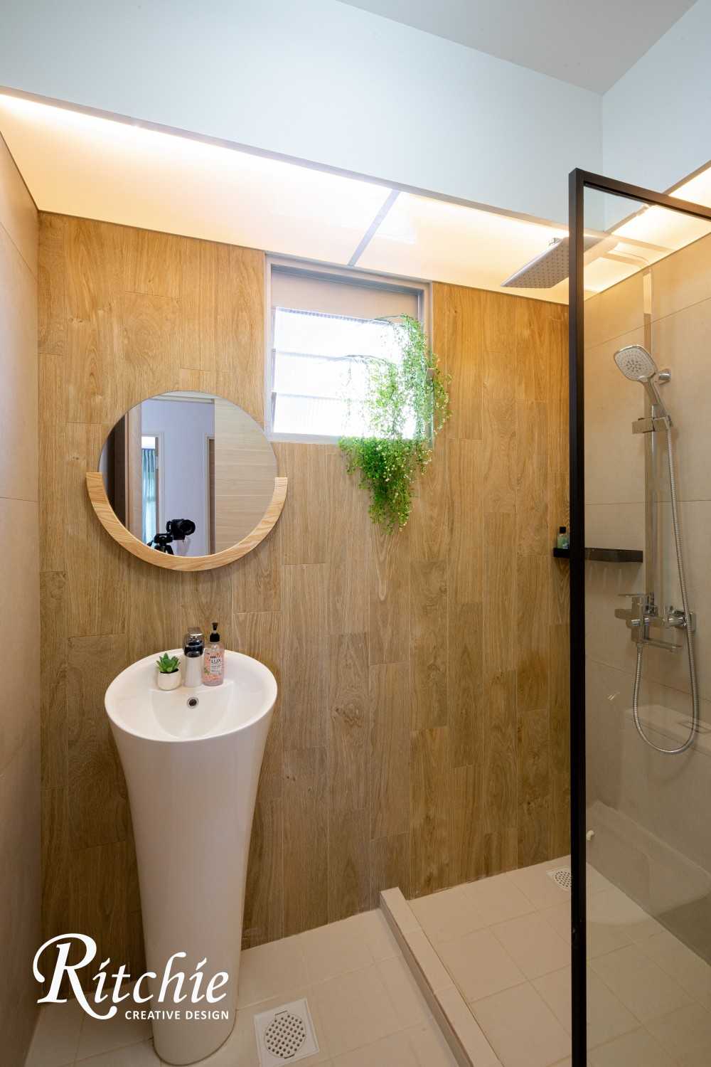 Minimalist Bathroom with Mirror and Shower Screen