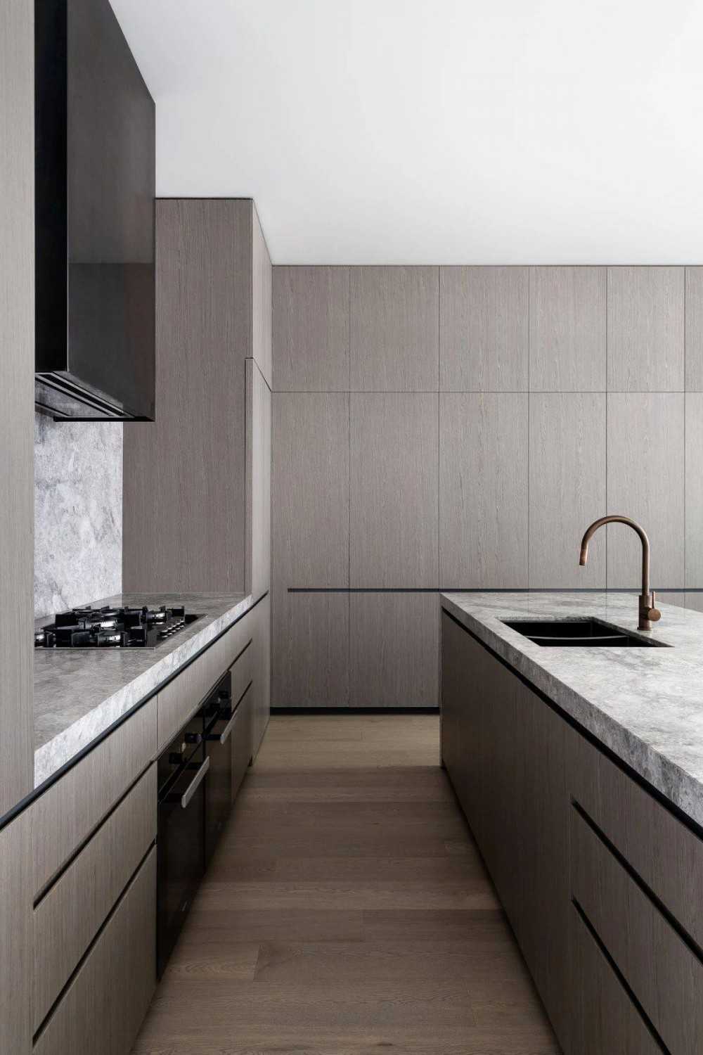 Contemporary Kitchen with Parquet Floor and Open Kitchen
