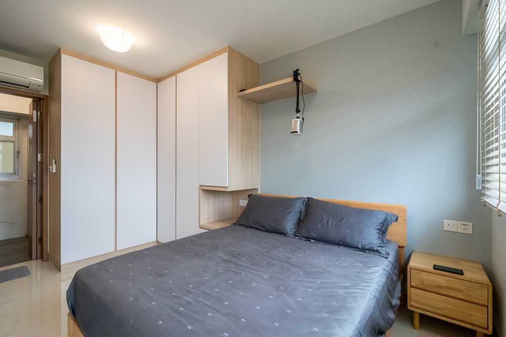 Modern Bedroom with Wardrobe and Sliding Wardrobe