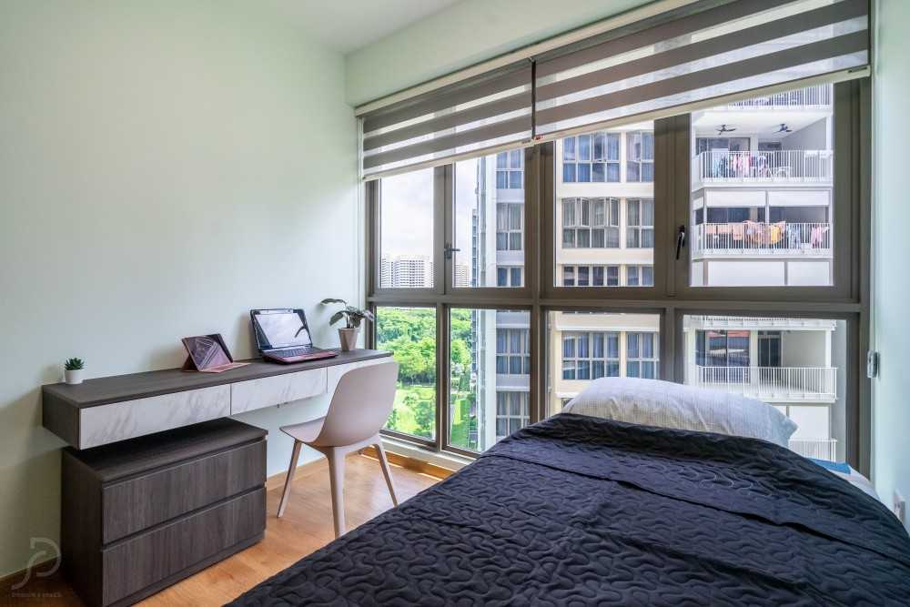 Contemporary Bedroom with Vinyl Flooring and Wardrobe