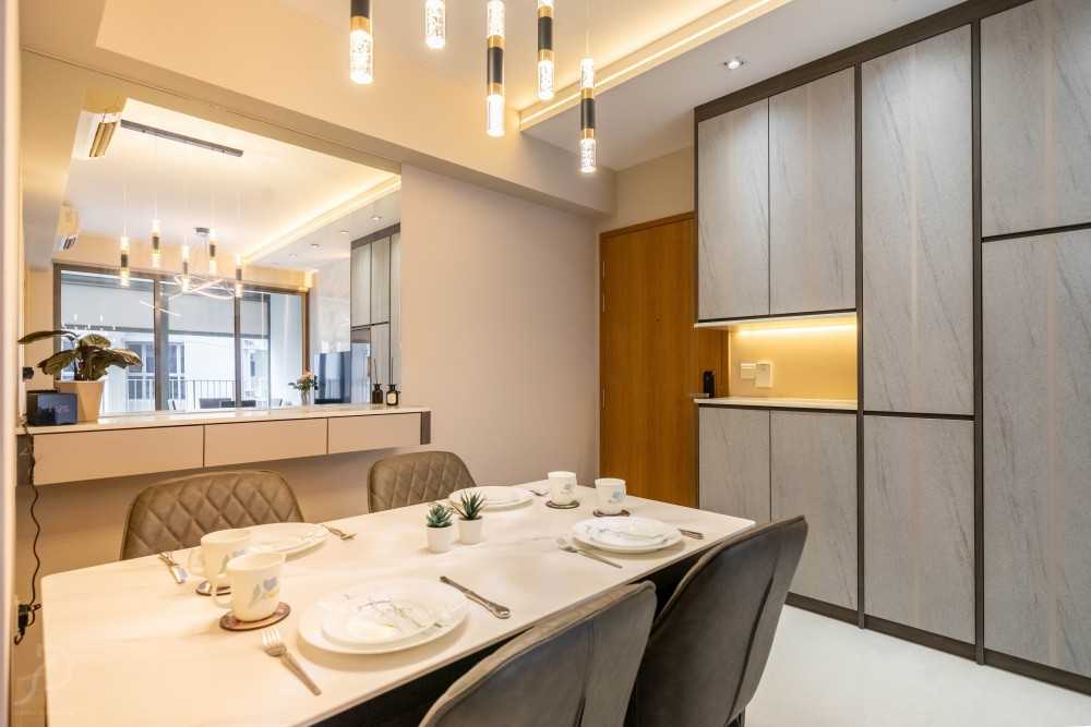 Contemporary Dining Room with Drop Ceiling and Dining Table