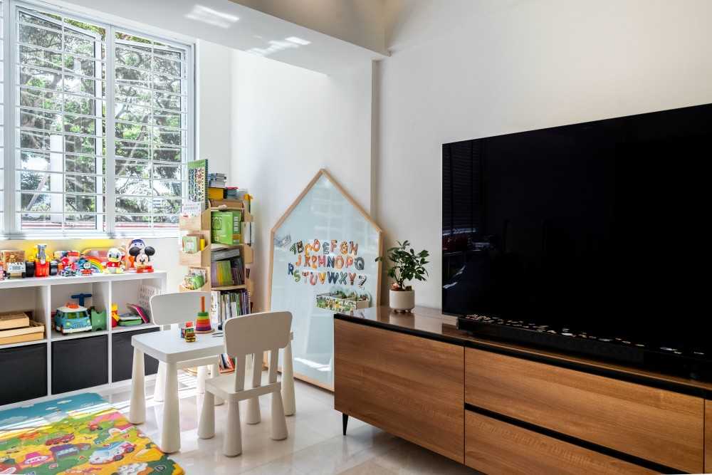 Modern Living Room with Homogeneous Tiles and TV Console