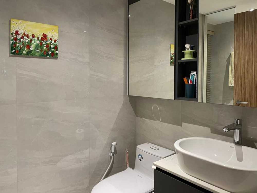 Scandinavian Bathroom with Feature Wall and Mirror