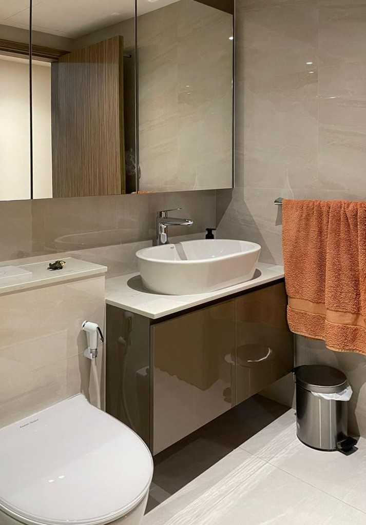 Scandinavian Bathroom with Mirror and Bathroom Storage