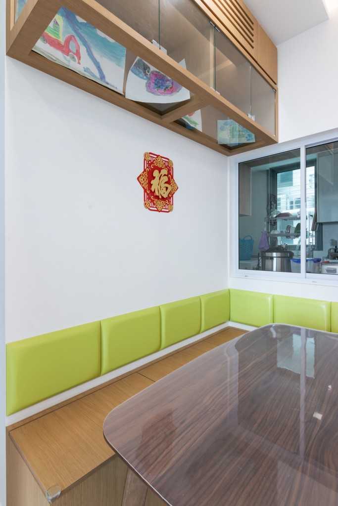 Modern Dining Room with Downlights and Dining Table