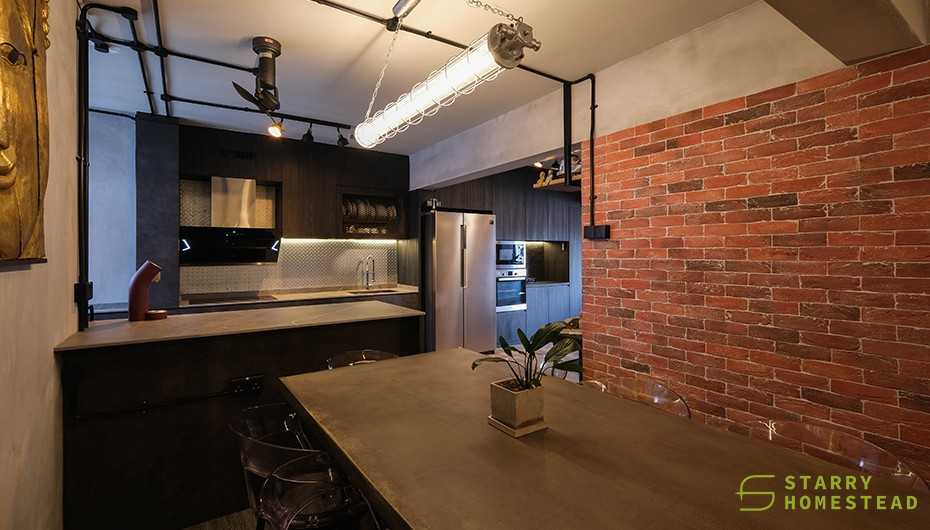 Industrial Dining Room with Dining Table and Dining Chairs