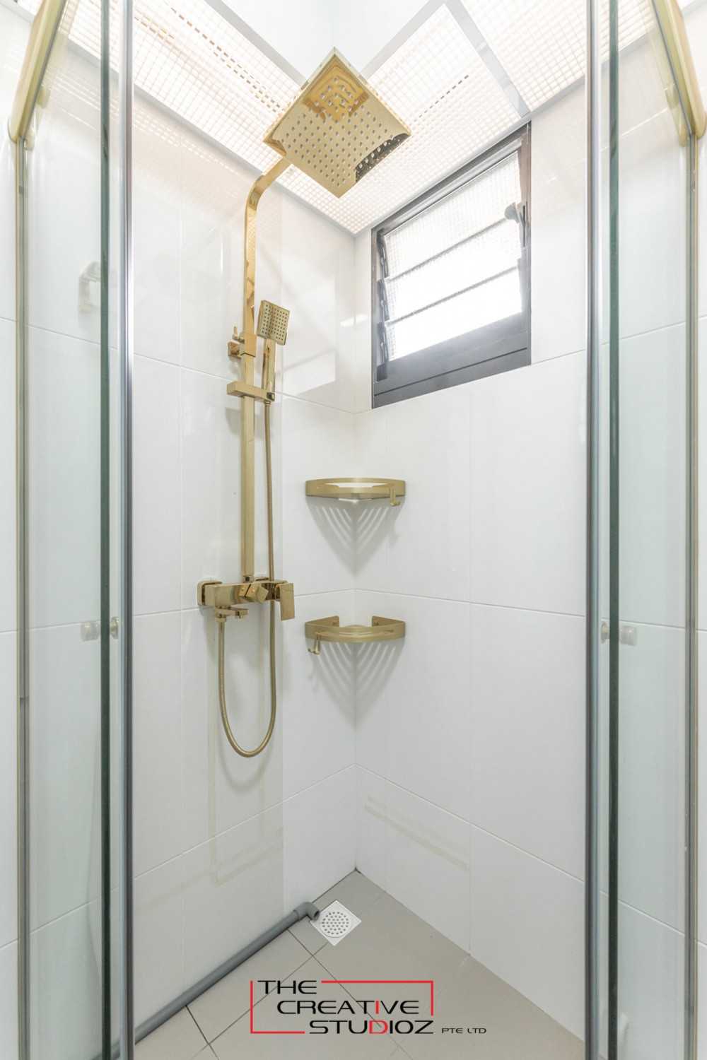 Minimalist Bathroom with Mirror and Bathroom Storage