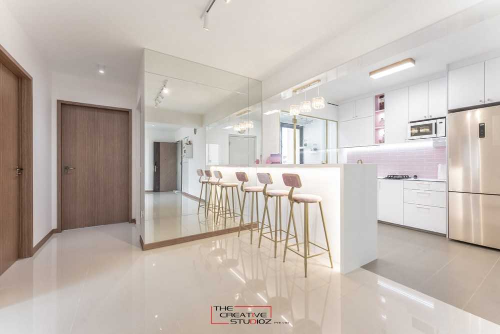 Minimalist Dining Room with Kitchen Island and Stools