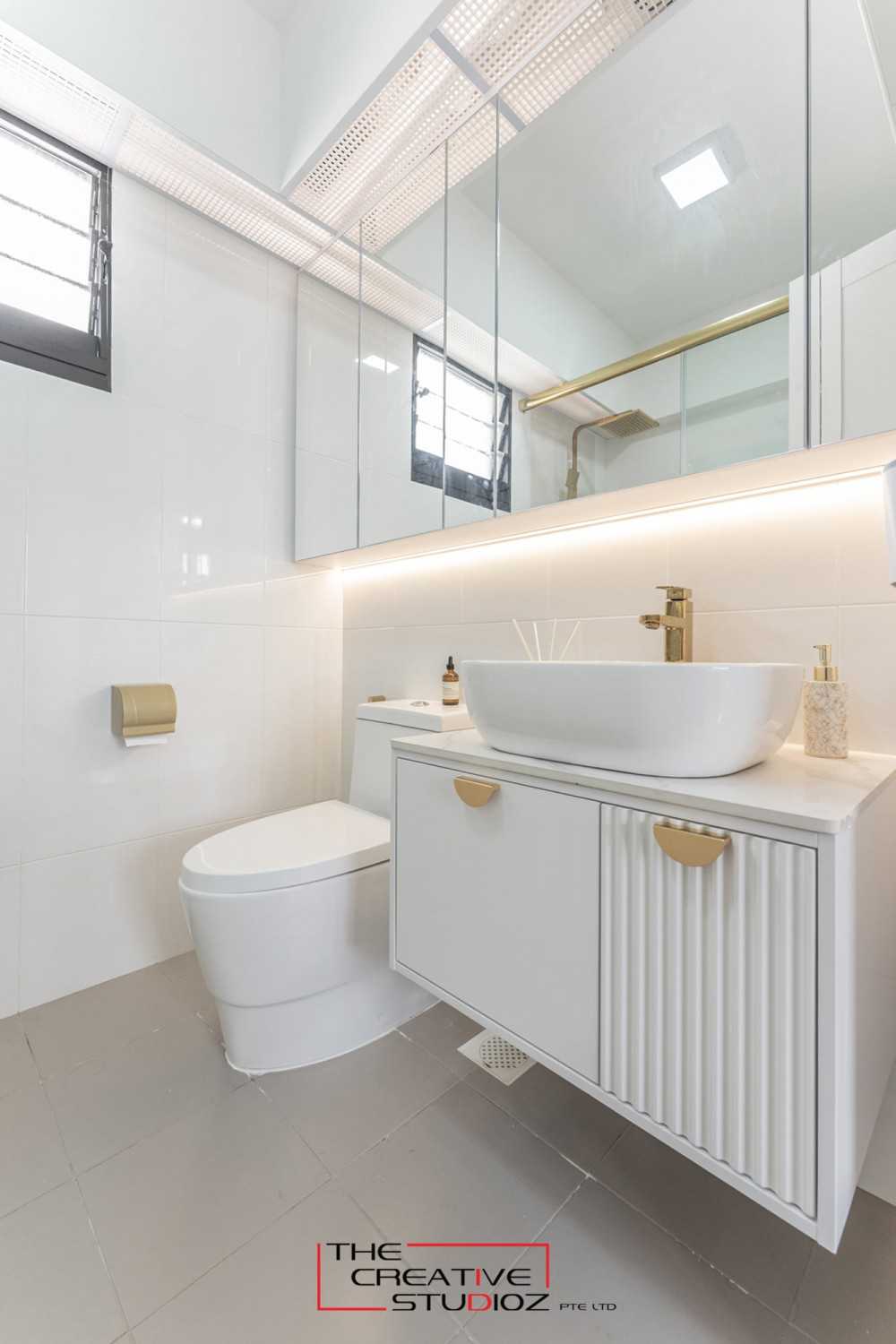 Minimalist Bathroom with Mirror and Bathroom Storage
