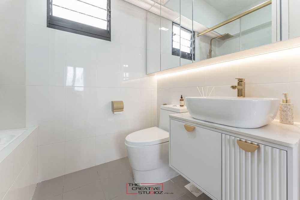 Minimalist Bathroom with Mirror and Bathroom Storage