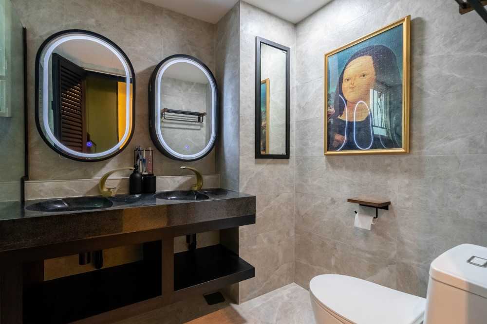 Contemporary Bathroom with Vinyl Flooring and Herringbone Tiling