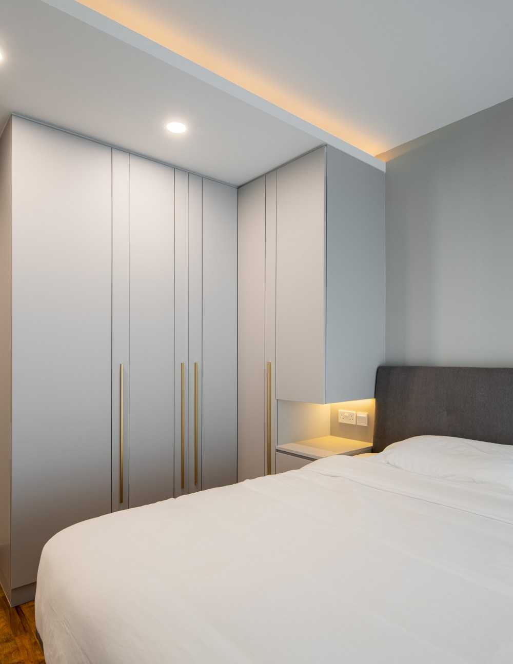Contemporary Bedroom with Wardrobe and Sliding Wardrobe