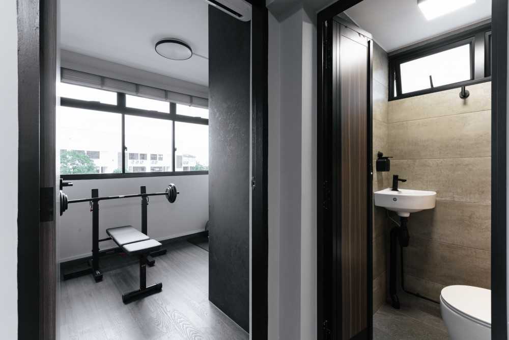 Contemporary Home Gym with Vinyl Flooring and Wardrobe